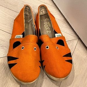 PAEZ tiger toddler shoes size 12